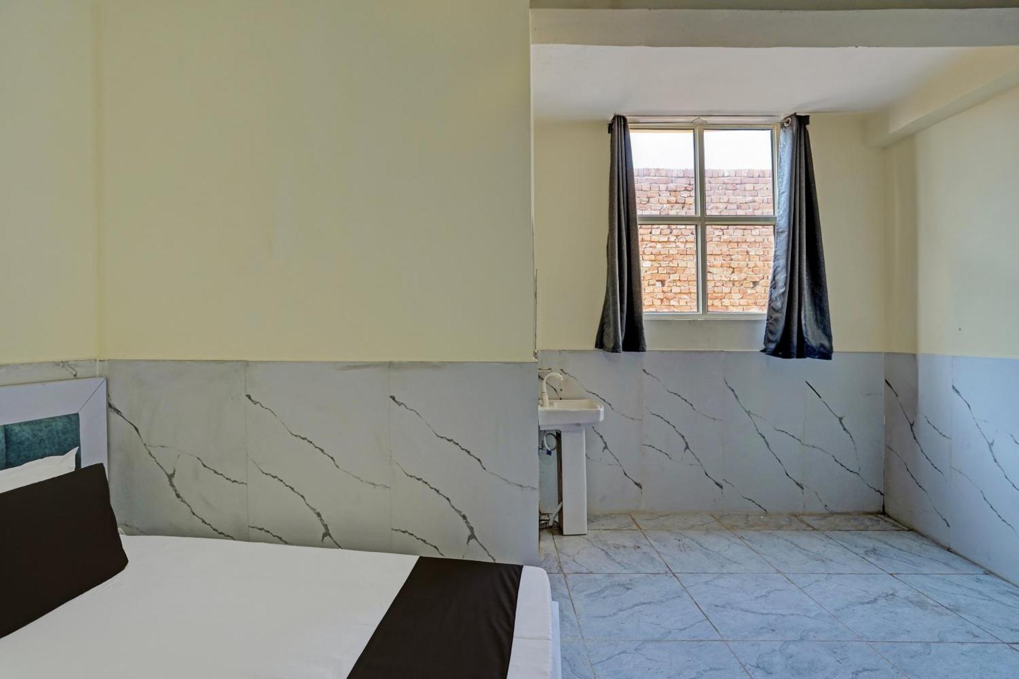 Hotel O Abhinav Hotel Noida Exterior photo